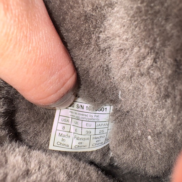 Ugg Mini Bailey Bow II Slip On Boots, size 8, Olive - Picture 10 of 11